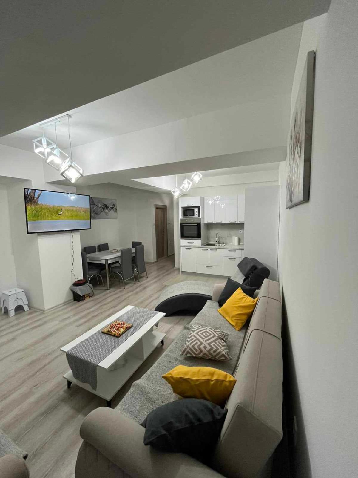 Maksim Apartments Skopje Esterno foto