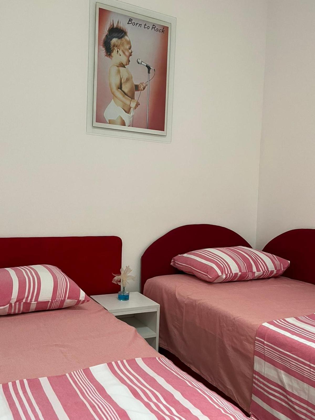 Maksim Apartments Skopje Esterno foto