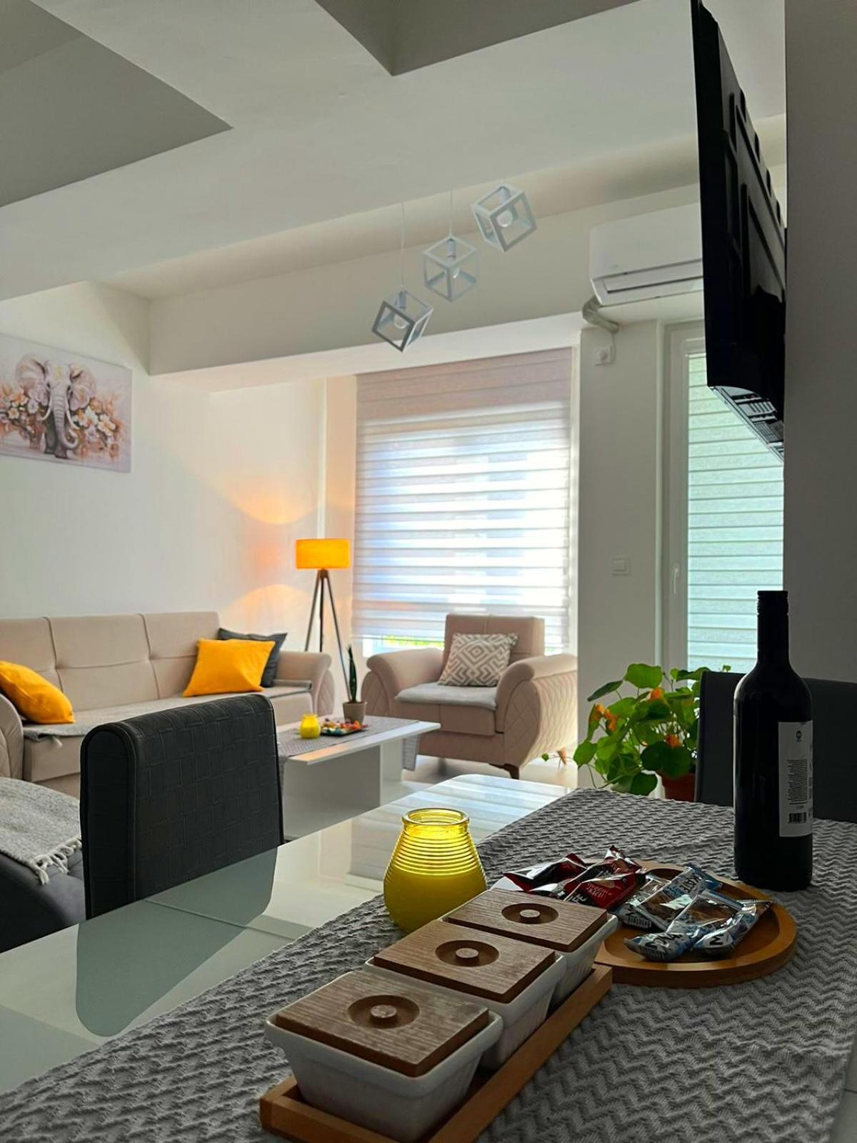 Maksim Apartments Skopje Esterno foto